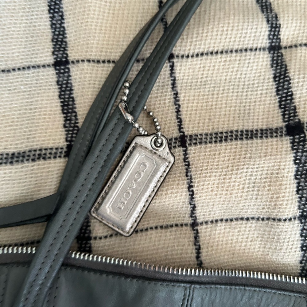 Coach tote bag and wristlet - Picture 3 of 5